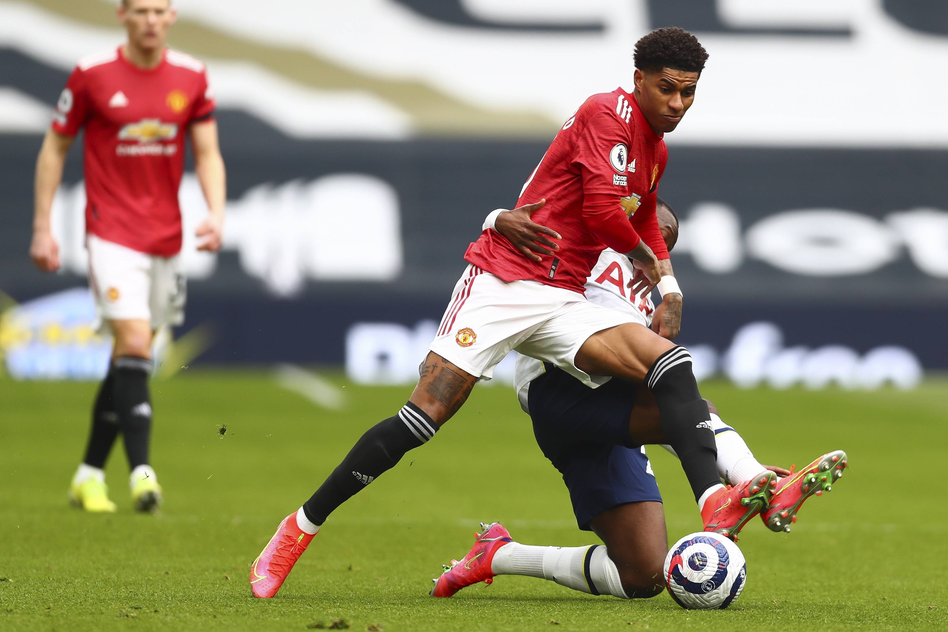 赛季表现直 赛季表现直