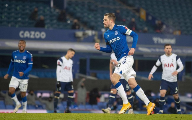 的比赛中展 的比赛中展